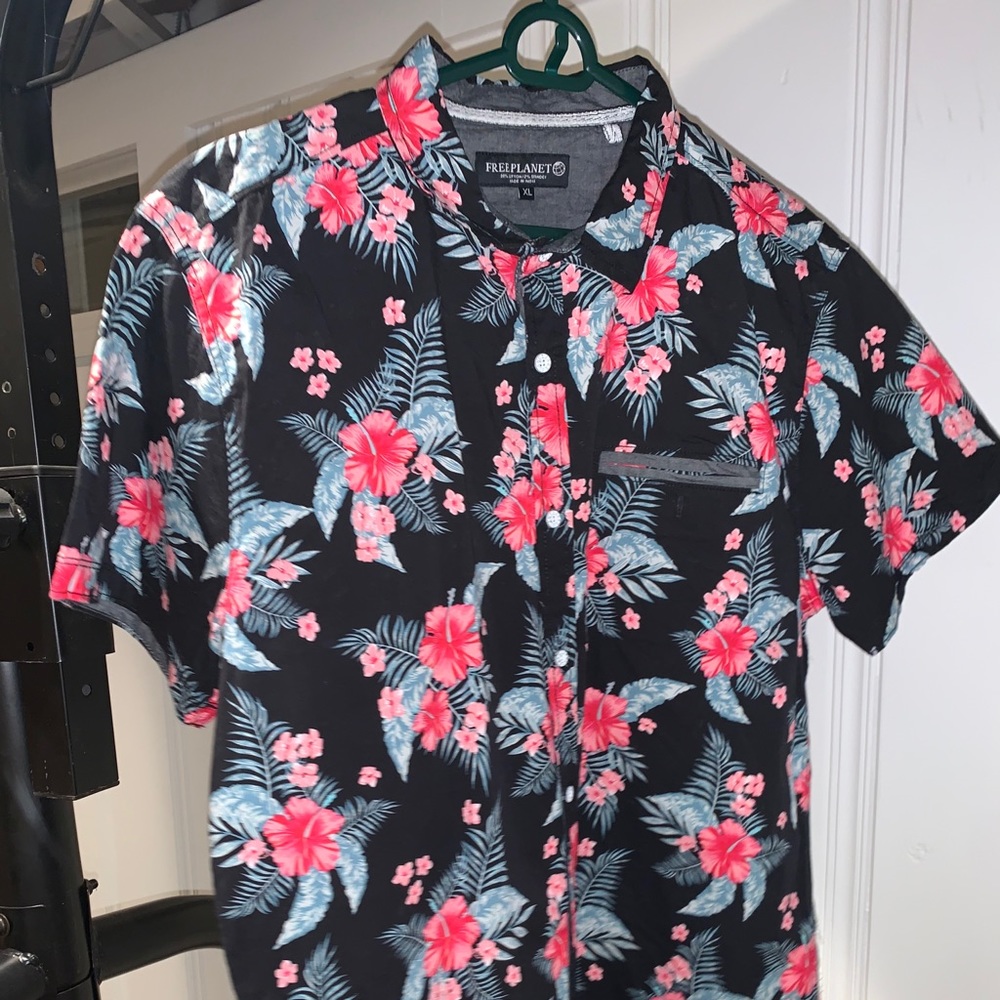 Free Planet Floral Button Down (Short Sleeve)